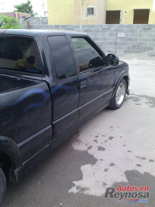 bendo mi bonita camioneta s10 99 4 cilindros americana 8992158866, Autos en  Reynosa